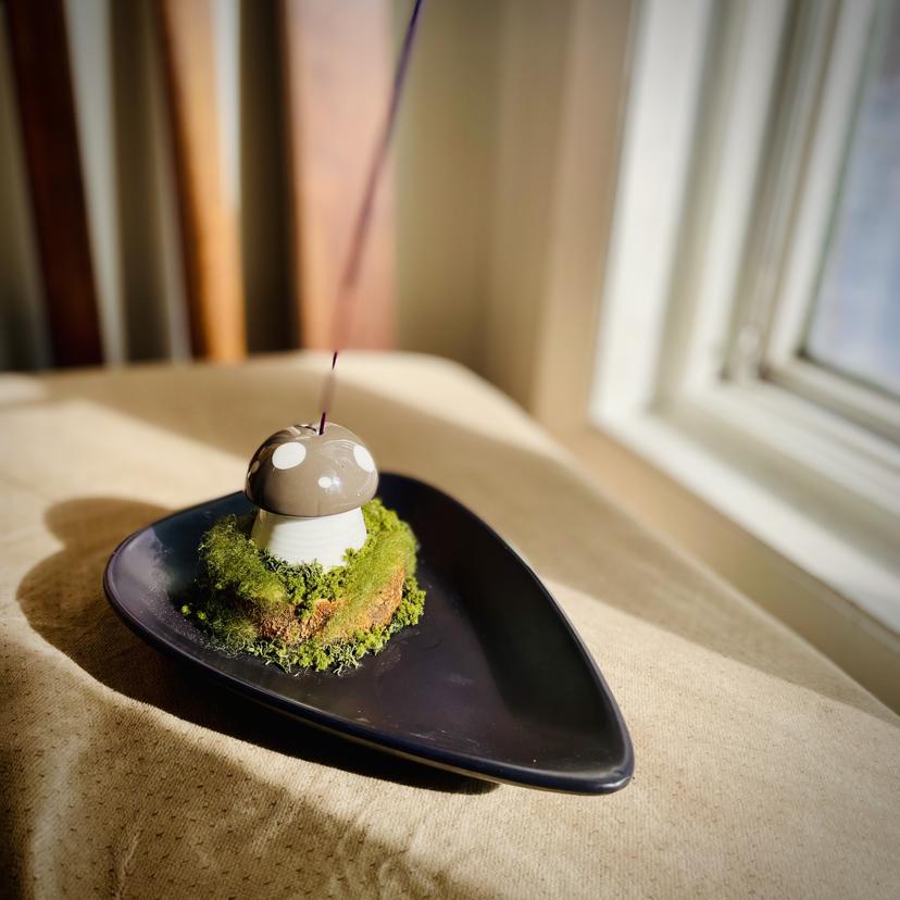 Gray mushroom incense burner